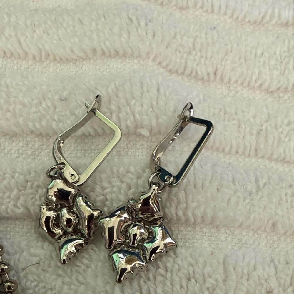 Intricate Silver Star Bracelet and Earring Set - Picture 2 of 4